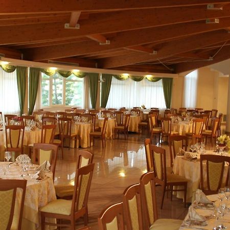 Hotel Mille Pini Marina di Ginosa Buitenkant foto